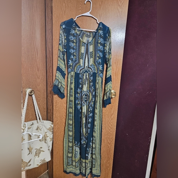 Earthbound Trading Co. Bell Sleeve Maxi Dress! - Picture 1 of 6